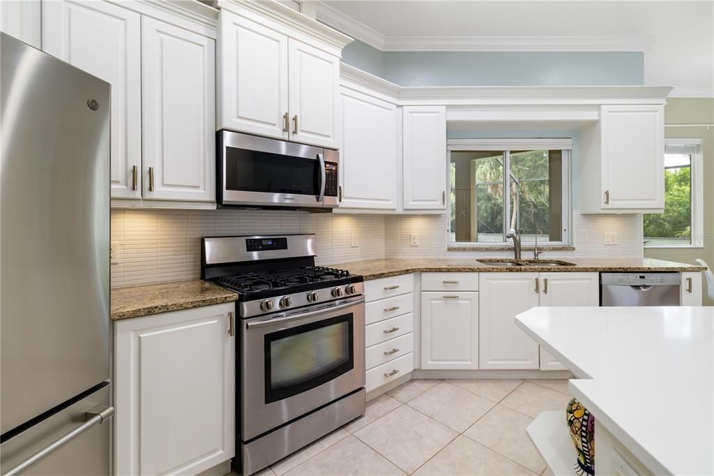For Sale: $939,000 (5 beds, 3 baths, 3659 Square Feet)