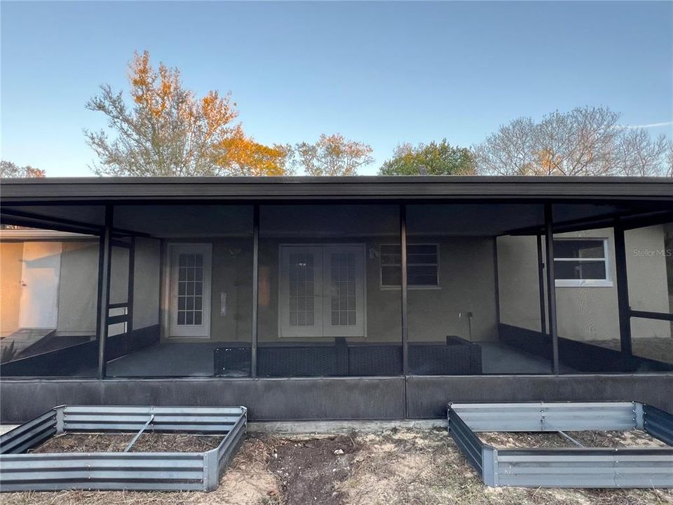 For Rent: $3,000 (4 beds, 2 baths, 2010 Square Feet)