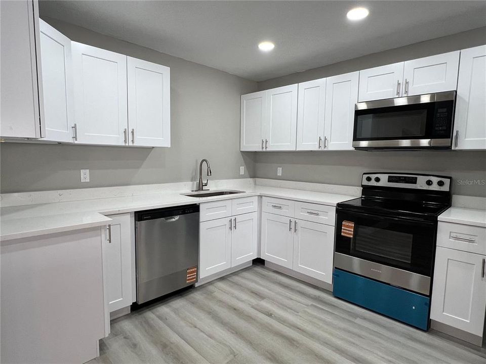 For Rent: $3,000 (4 beds, 2 baths, 2010 Square Feet)