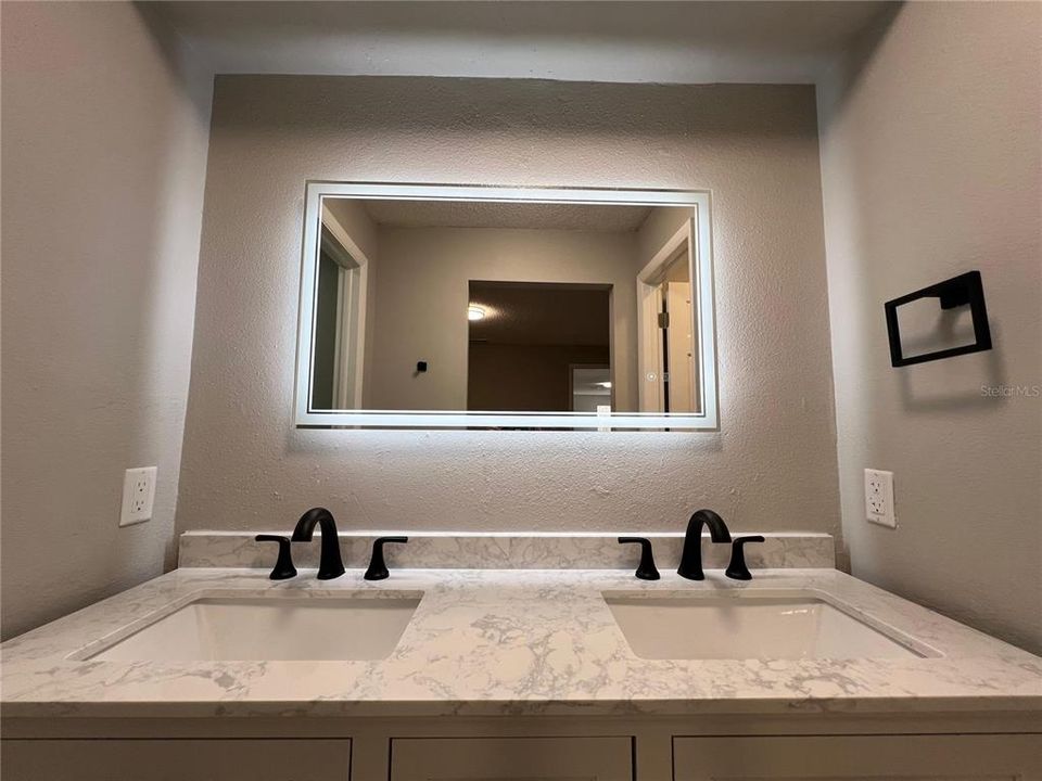 For Rent: $3,000 (4 beds, 2 baths, 2010 Square Feet)