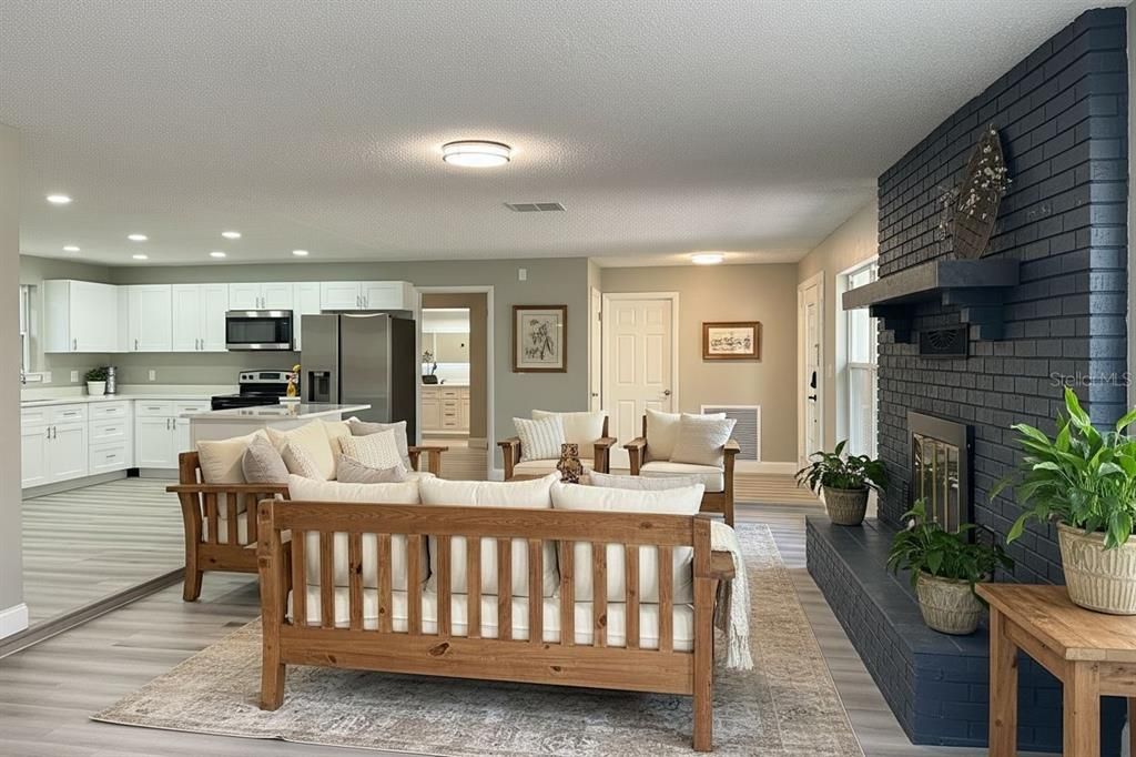 For Rent: $3,000 (4 beds, 2 baths, 2010 Square Feet)