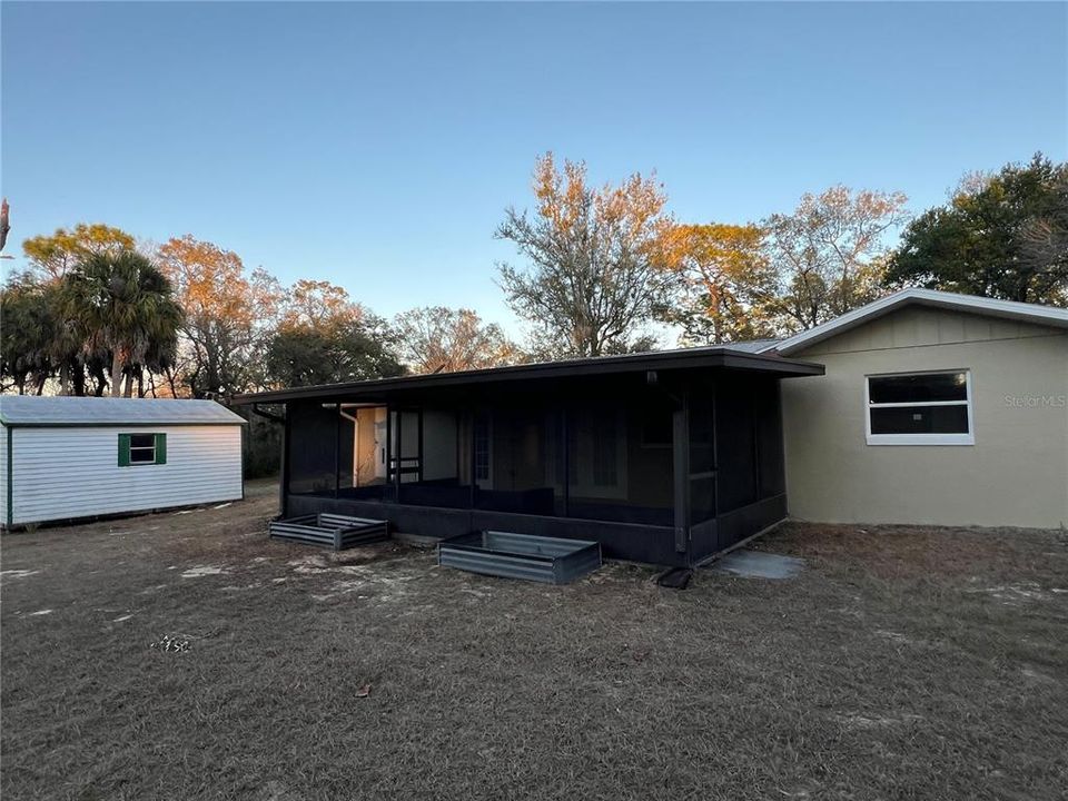 For Rent: $3,000 (4 beds, 2 baths, 2010 Square Feet)