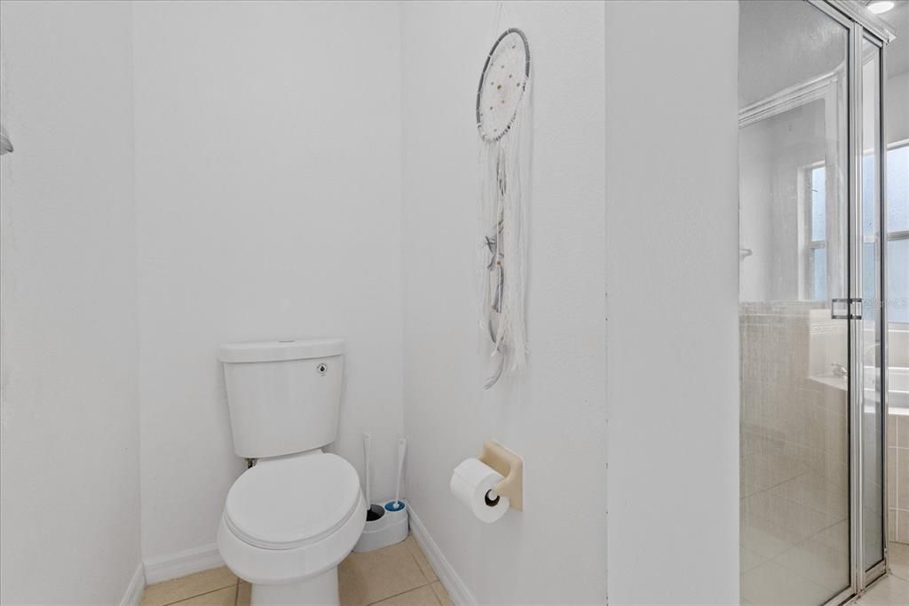 For Sale: $370,000 (4 beds, 2 baths, 1719 Square Feet)