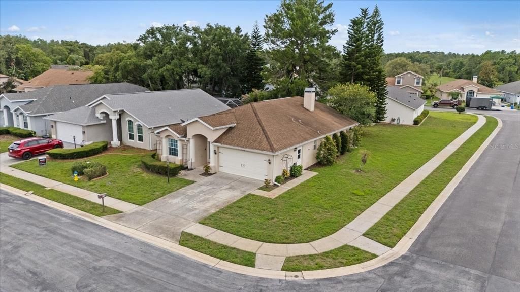 For Sale: $370,000 (4 beds, 2 baths, 1719 Square Feet)
