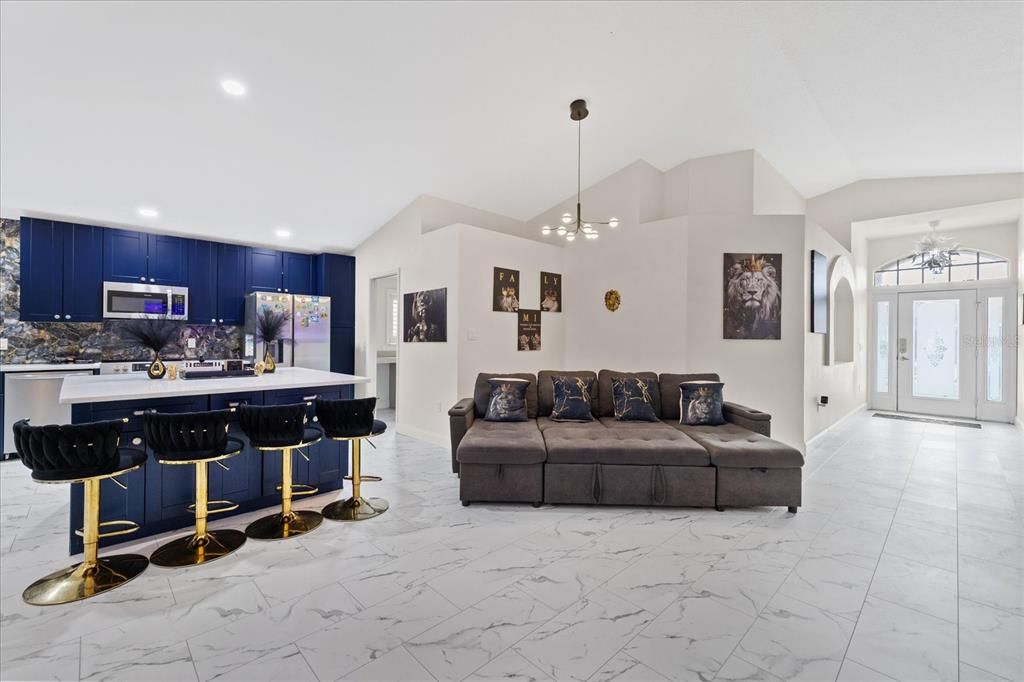 For Sale: $370,000 (4 beds, 2 baths, 1719 Square Feet)
