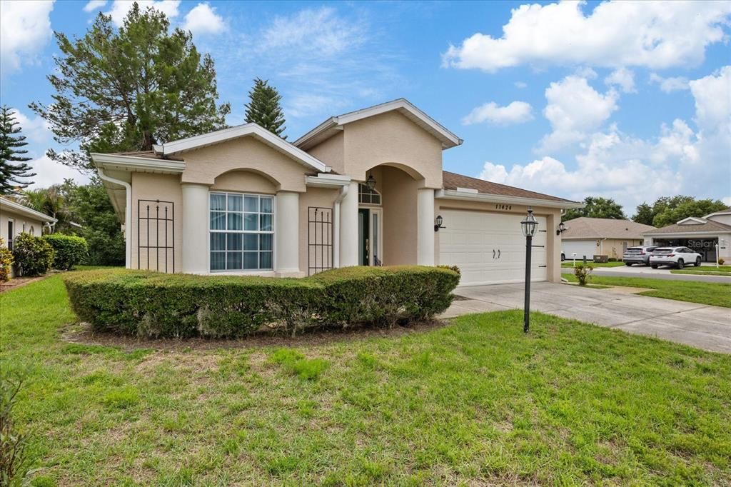 For Sale: $370,000 (4 beds, 2 baths, 1719 Square Feet)