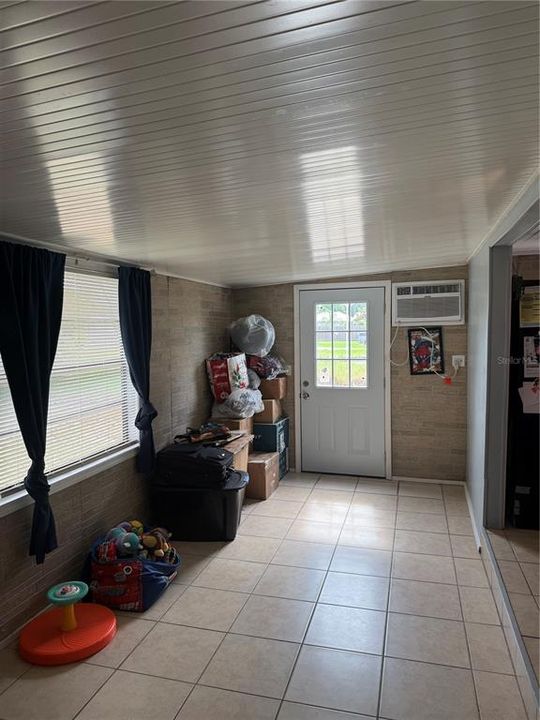 En Venta: $92,000 (3 camas, 2 baños, 1100 Pies cuadrados)