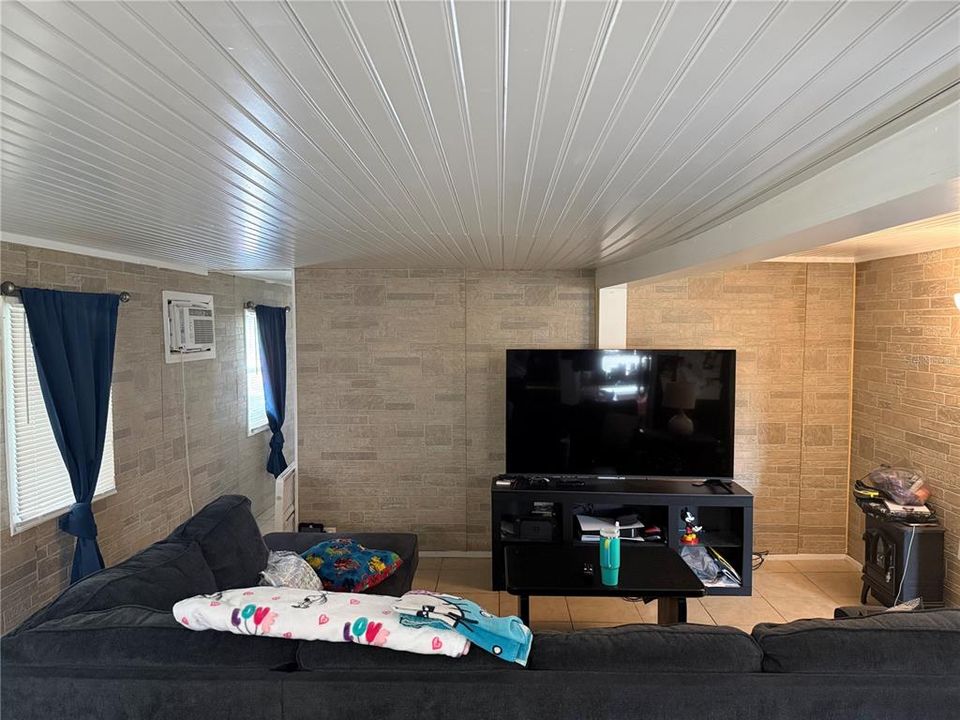 En Venta: $92,000 (3 camas, 2 baños, 1100 Pies cuadrados)