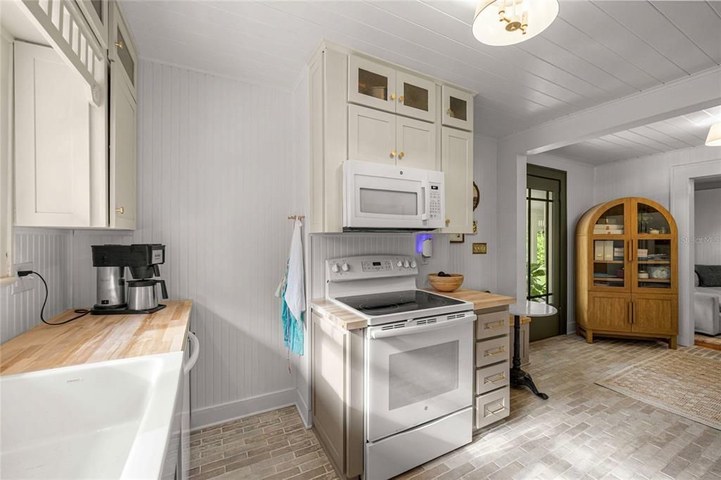 En Venta: $495,000 (3 camas, 2 baños, 1882 Pies cuadrados)
