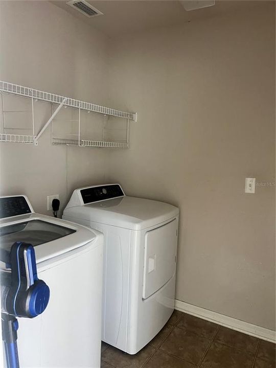 For Sale: $328,468 (3 beds, 2 baths, 1483 Square Feet)