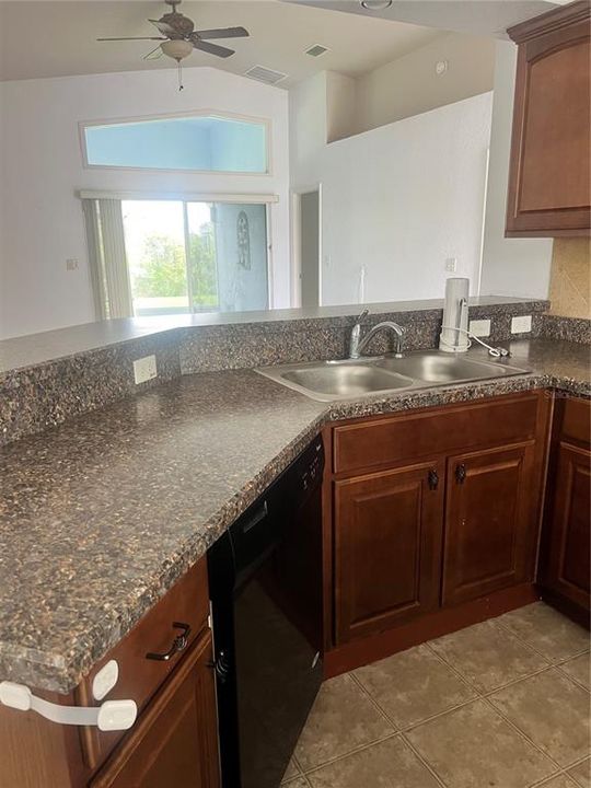 For Sale: $328,468 (3 beds, 2 baths, 1483 Square Feet)