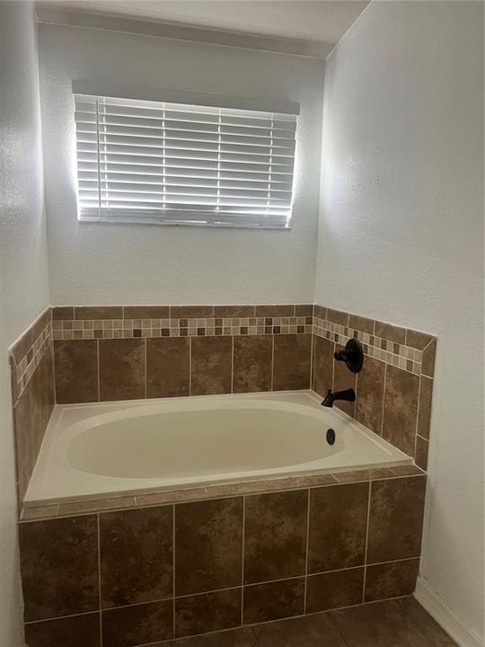 For Sale: $328,468 (3 beds, 2 baths, 1483 Square Feet)