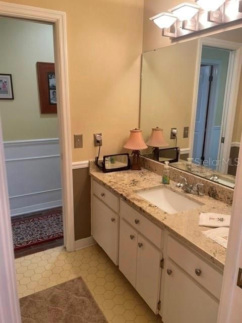 For Sale: $830,000 (4 beds, 3 baths, 2572 Square Feet)
