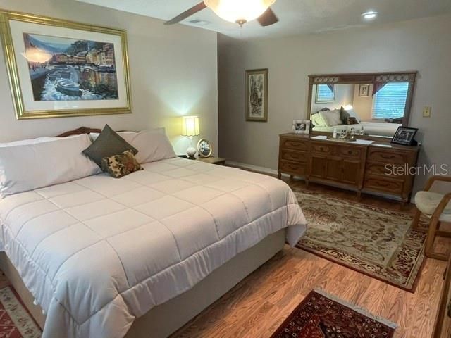 For Sale: $830,000 (4 beds, 3 baths, 2572 Square Feet)
