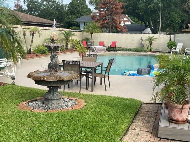 For Sale: $830,000 (4 beds, 3 baths, 2572 Square Feet)