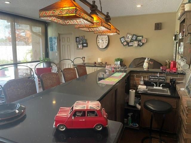For Sale: $830,000 (4 beds, 3 baths, 2572 Square Feet)