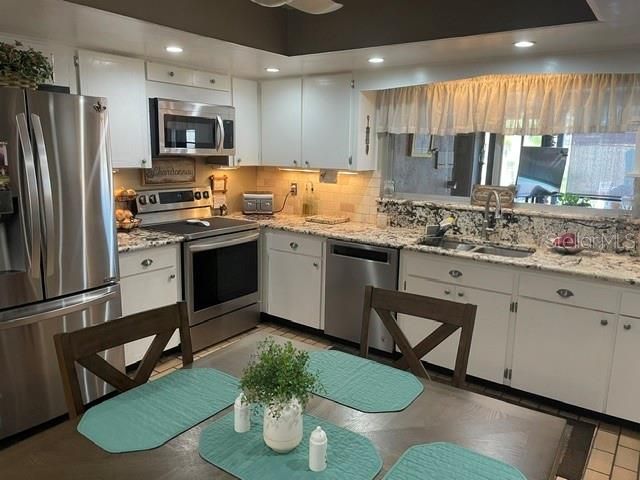 For Sale: $830,000 (4 beds, 3 baths, 2572 Square Feet)