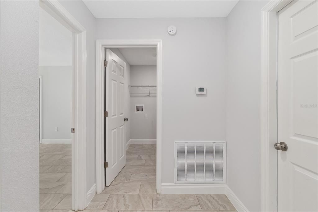 На продажу: $279,900 (3 спален, 2 ванн, 1421 Квадратных фут)