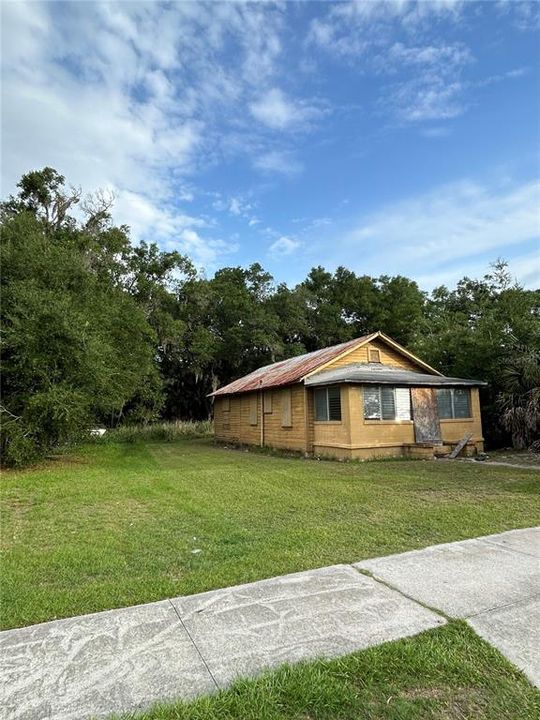 待售: $70,000 (0.35 acres)