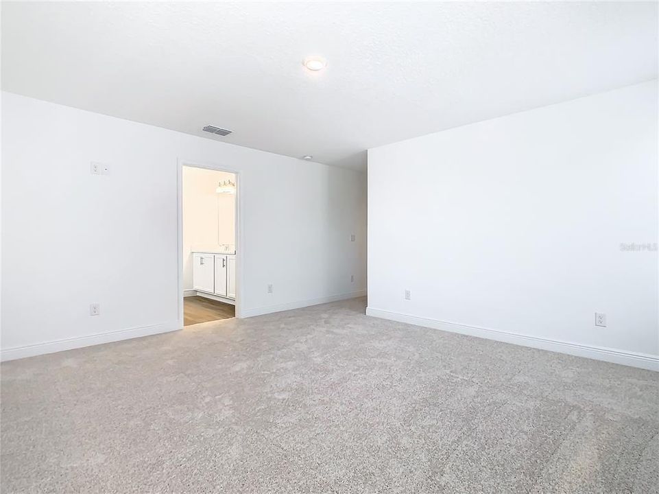 For Sale: $649,000 (4 beds, 3 baths, 2043 Square Feet)