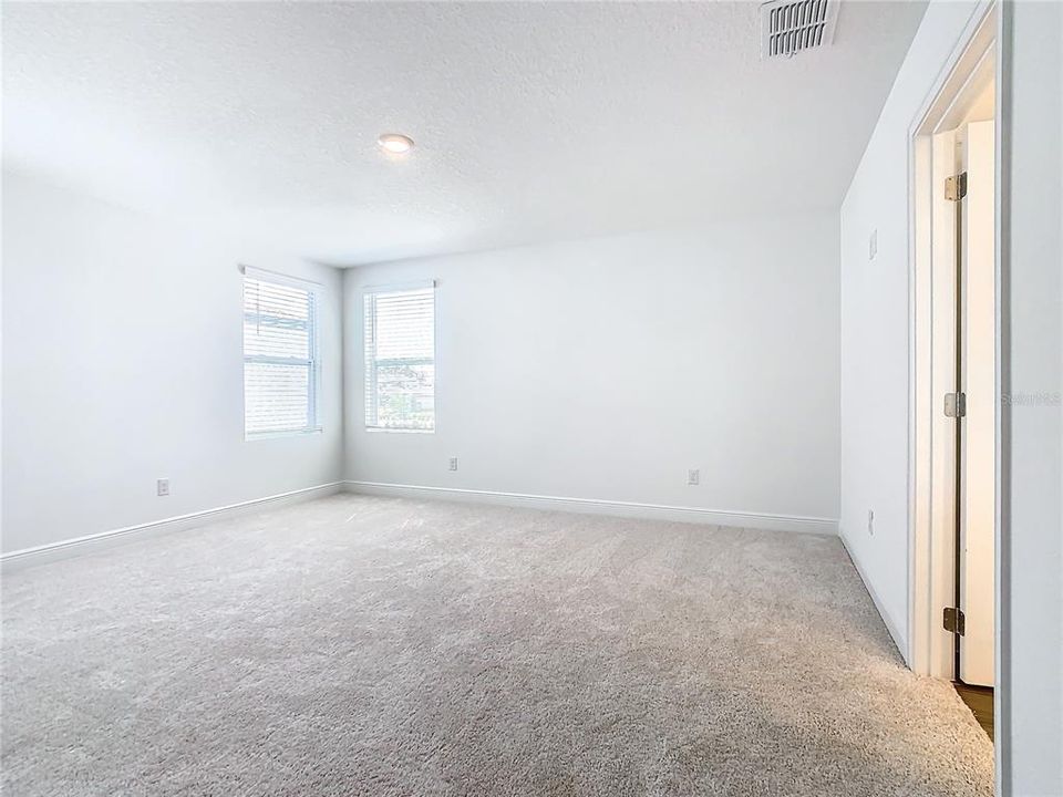 For Sale: $649,000 (4 beds, 3 baths, 2043 Square Feet)