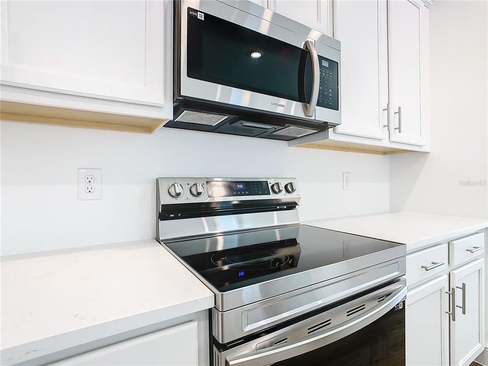 For Sale: $649,000 (4 beds, 3 baths, 2043 Square Feet)