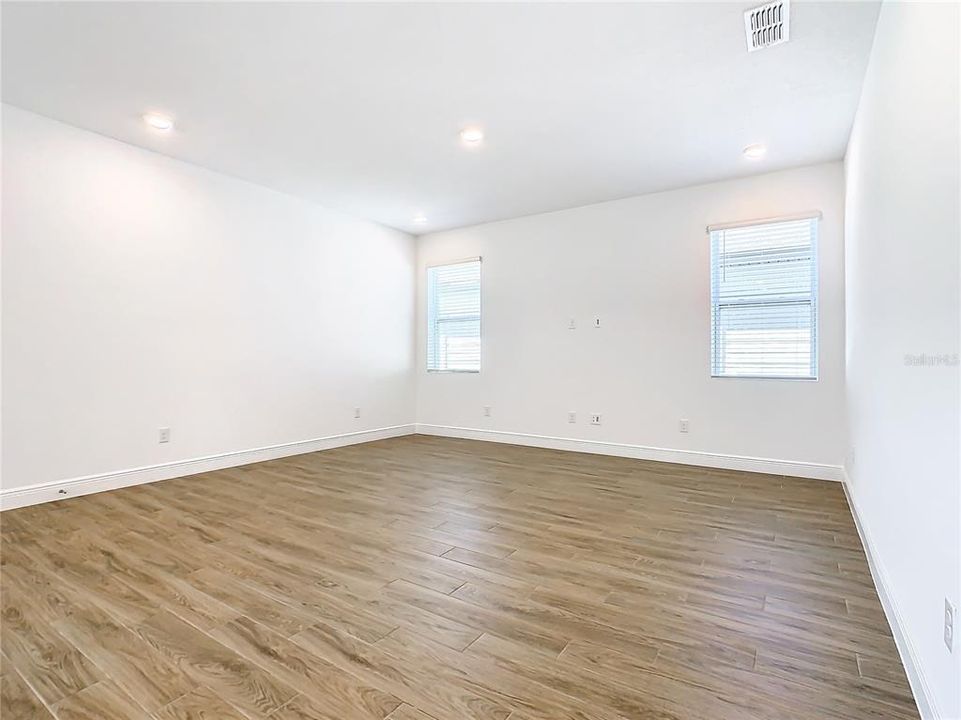 For Sale: $649,000 (4 beds, 3 baths, 2043 Square Feet)
