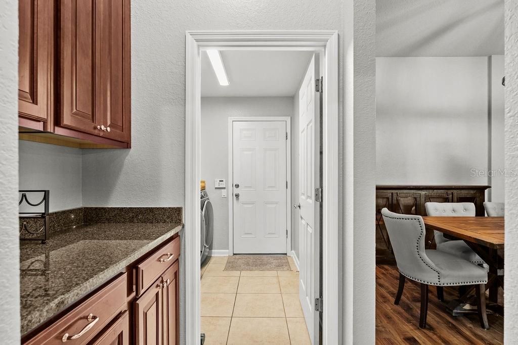 En Venta: $650,000 (4 camas, 3 baños, 3380 Pies cuadrados)