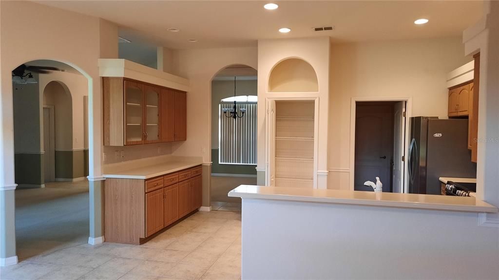 For Rent: $2,900 (3 beds, 2 baths, 2111 Square Feet)
