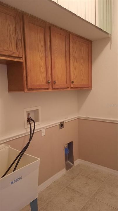 For Rent: $2,900 (3 beds, 2 baths, 2111 Square Feet)