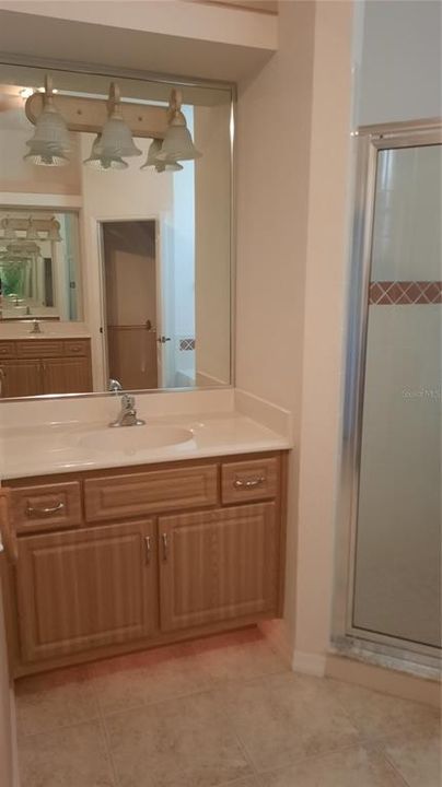 For Rent: $2,900 (3 beds, 2 baths, 2111 Square Feet)
