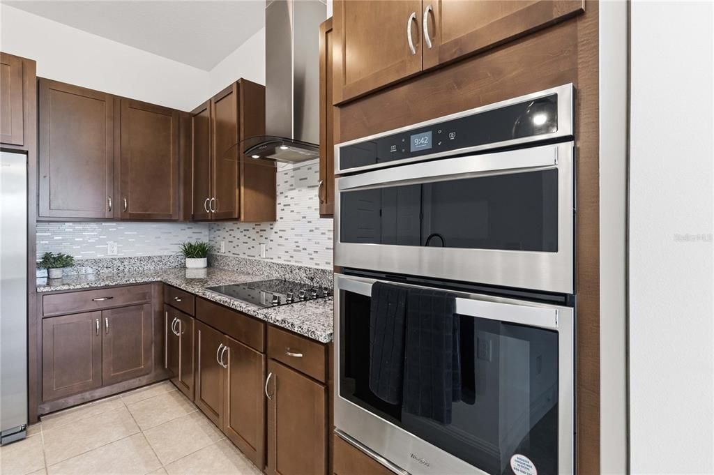 На продажу: $432,000 (3 спален, 2 ванн, 1708 Квадратных фут)