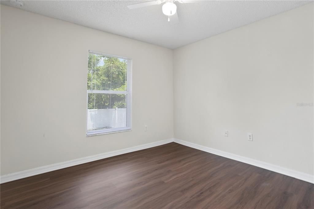 For Sale: $350,500 (4 beds, 2 baths, 1656 Square Feet)