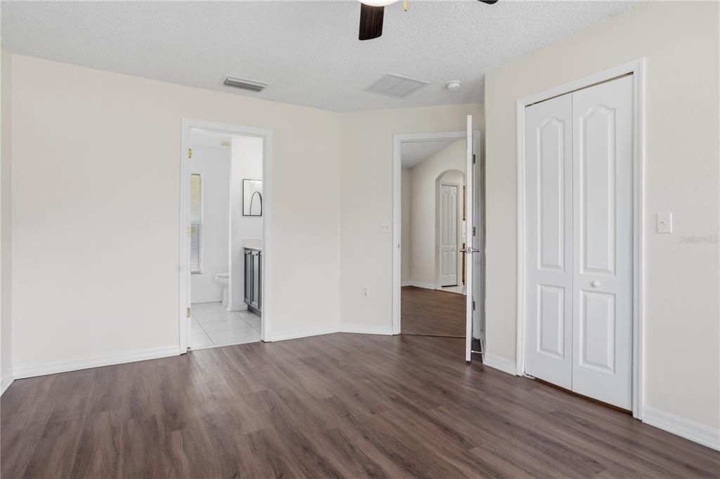 For Sale: $350,500 (4 beds, 2 baths, 1656 Square Feet)