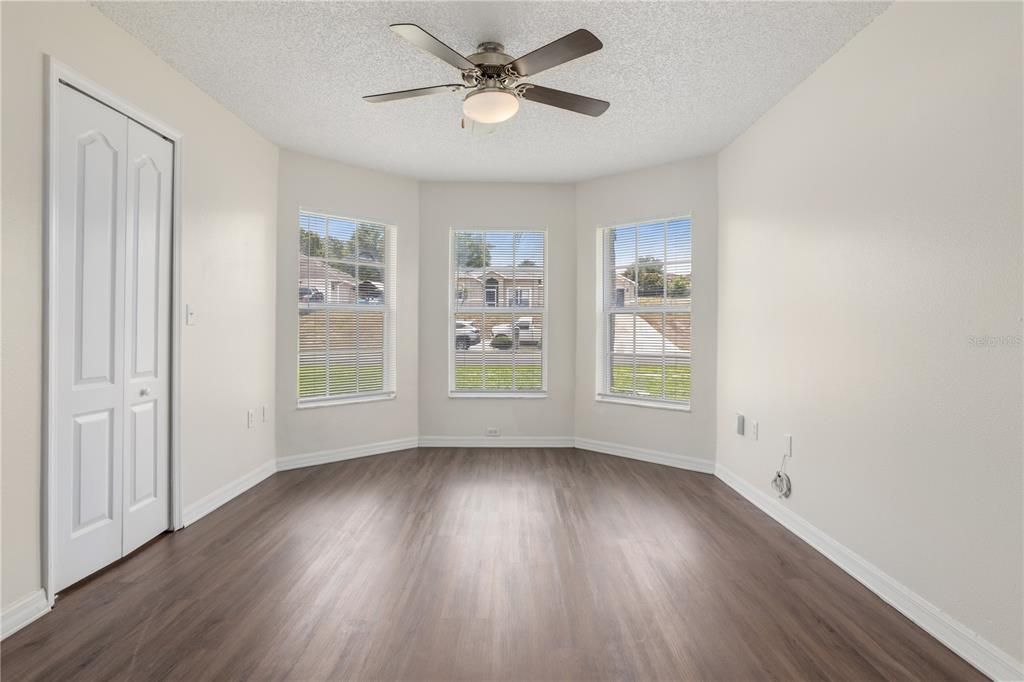 For Sale: $350,500 (4 beds, 2 baths, 1656 Square Feet)