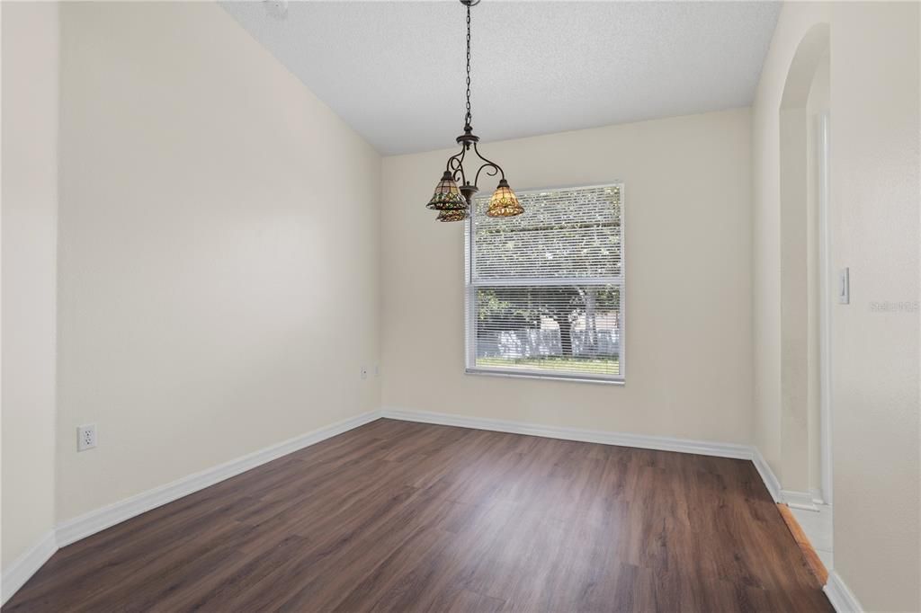 For Sale: $350,500 (4 beds, 2 baths, 1656 Square Feet)