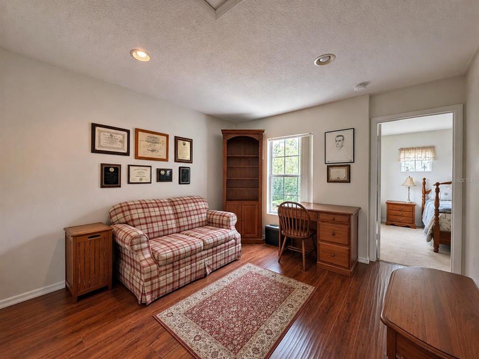 For Sale: $315,000 (2 beds, 2 baths, 1252 Square Feet)