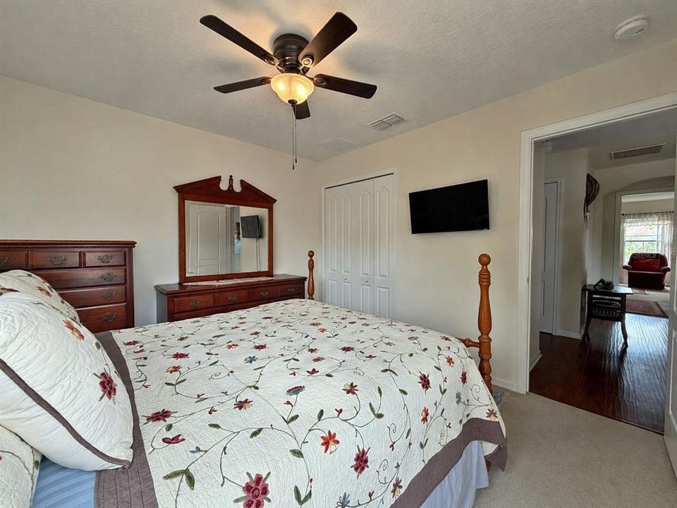 For Sale: $315,000 (2 beds, 2 baths, 1252 Square Feet)