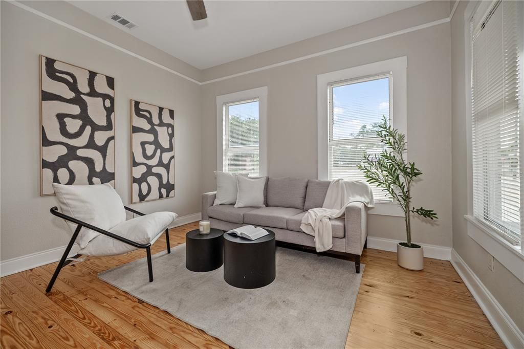 В аренду: $1,950 (2 спален, 1 ванн, 796 Квадратных фут)