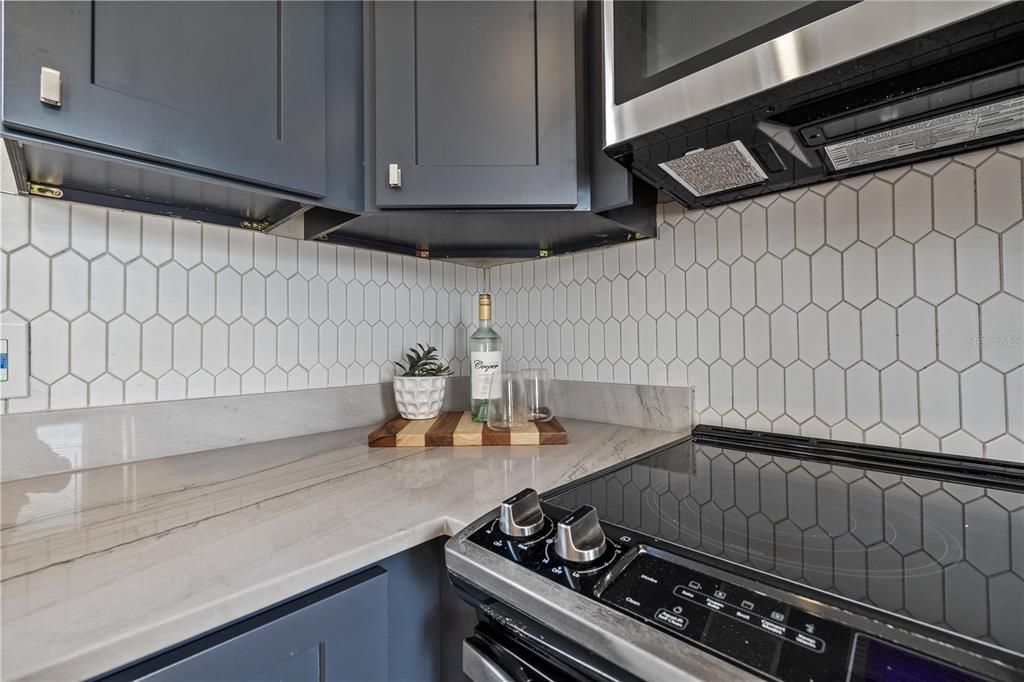 В аренду: $1,950 (2 спален, 1 ванн, 796 Квадратных фут)