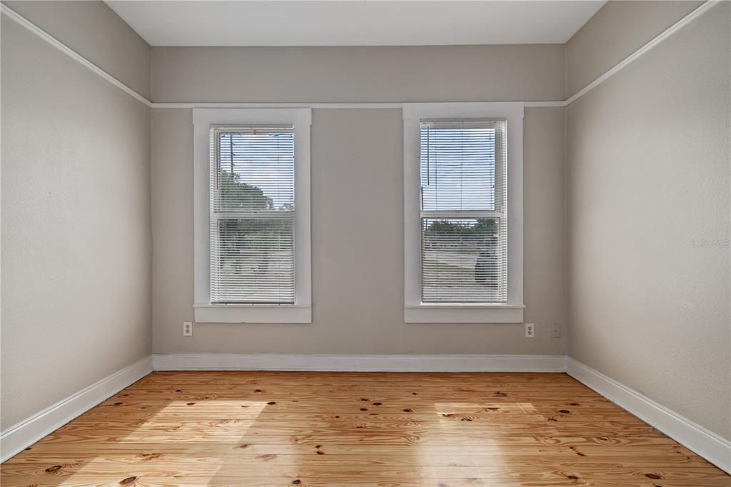 В аренду: $1,950 (2 спален, 1 ванн, 796 Квадратных фут)