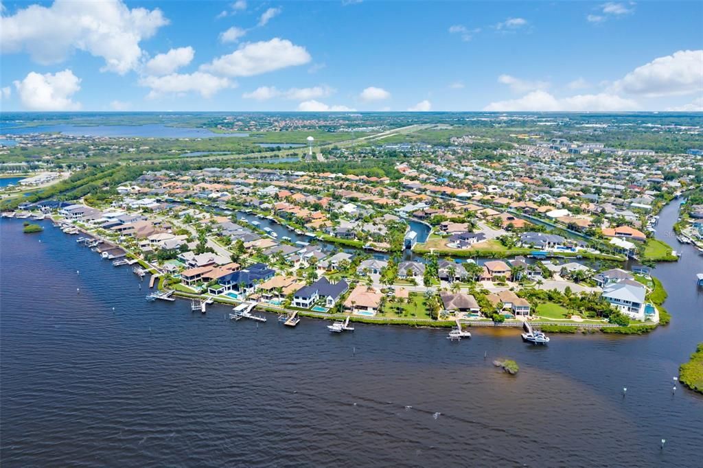 На продажу: $975,000 (3 спален, 2 ванн, 2558 Квадратных фут)