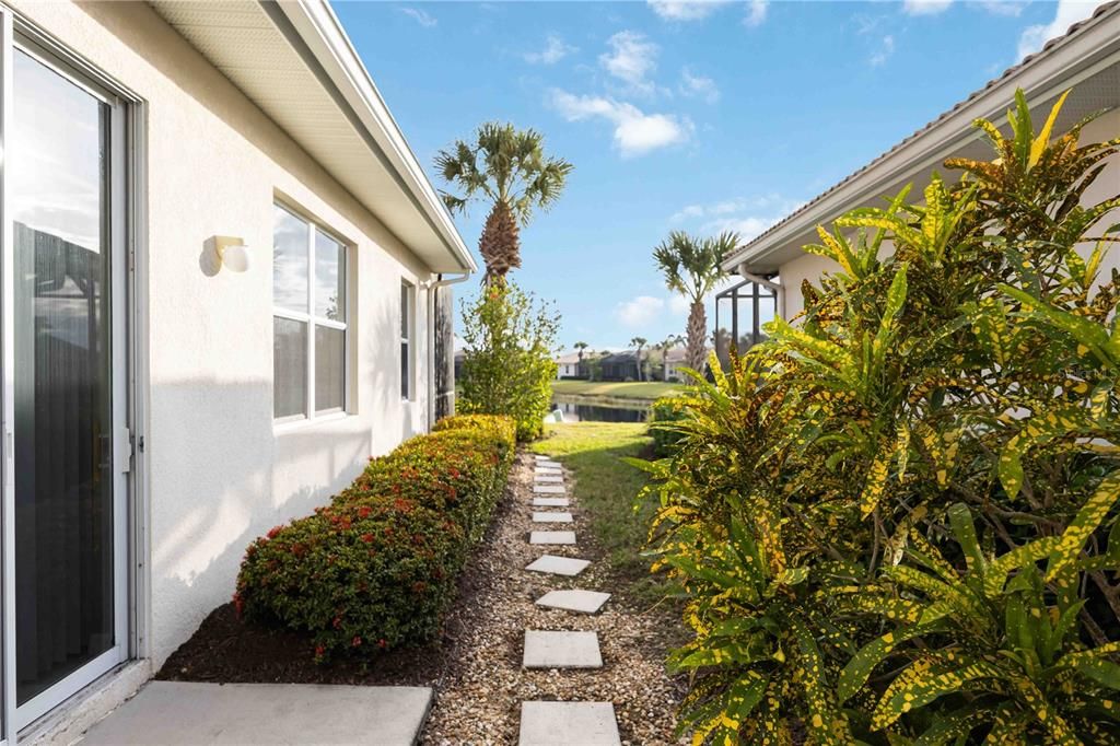 For Rent: $6,500 (2 beds, 2 baths, 1430 Square Feet)