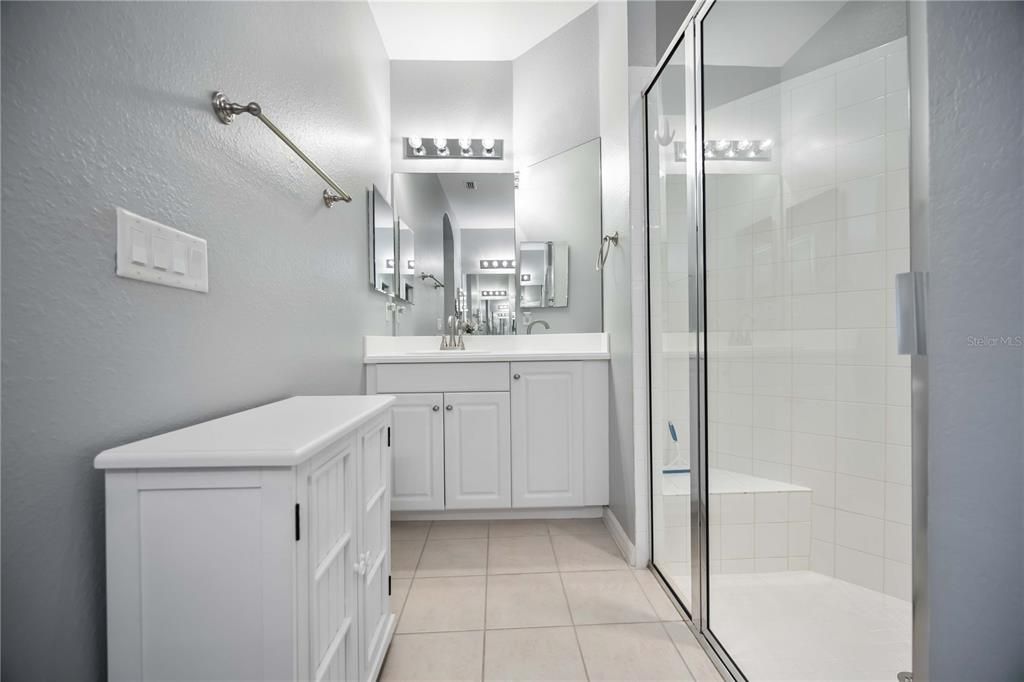 For Rent: $6,500 (2 beds, 2 baths, 1430 Square Feet)