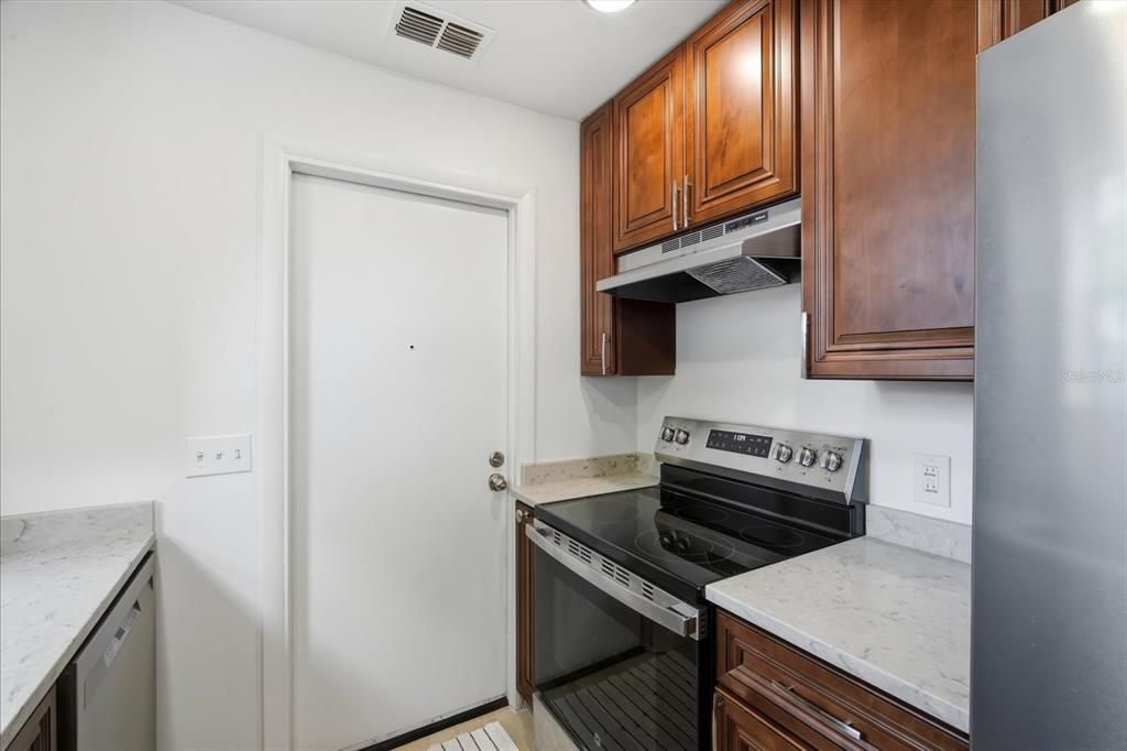 For Sale: $530,000 (2 beds, 2 baths, 1192 Square Feet)