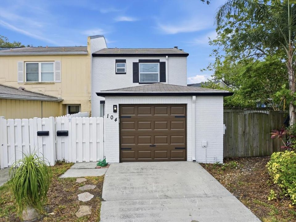 For Sale: $530,000 (2 beds, 2 baths, 1192 Square Feet)