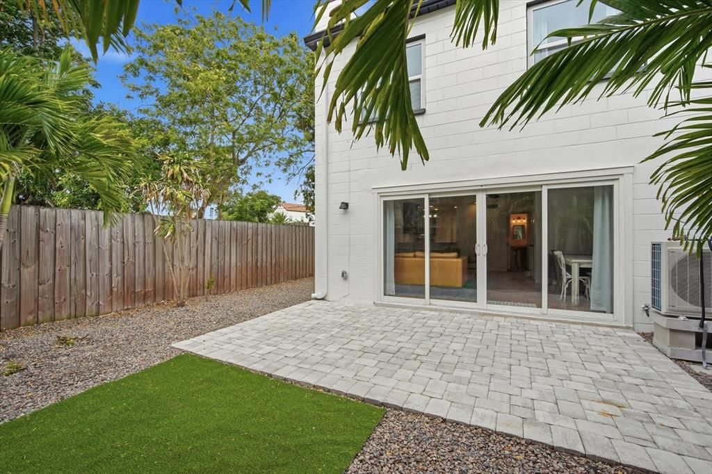 For Sale: $530,000 (2 beds, 2 baths, 1192 Square Feet)
