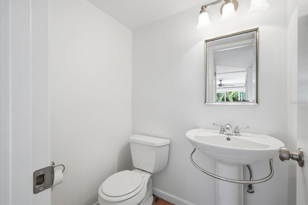For Sale: $530,000 (2 beds, 2 baths, 1192 Square Feet)