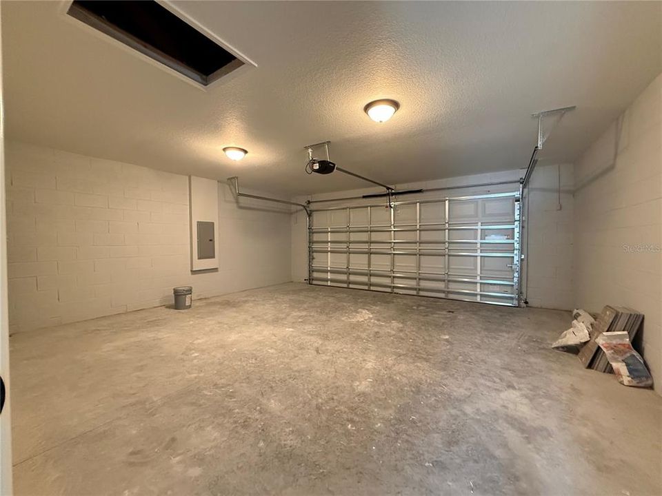 Active With Contract: $248,900 (3 beds, 2 baths, 1380 Square Feet)
