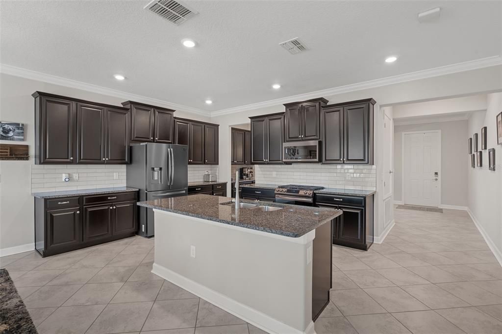 For Sale: $649,900 (4 beds, 2 baths, 3364 Square Feet)